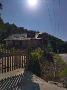 hotel alismereti - P'eret'a