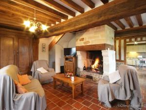 Maisons de vacances Gite Crouttes, 4 pieces, 6 personnes - FR-1-497-19 : photos des chambres