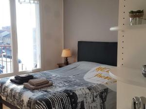 Appartements Appartement Montrond-les-Bains, 2 pieces, 2 personnes - FR-1-496-229 : photos des chambres