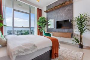 Live here, enjoy waters of Arabian Gulf