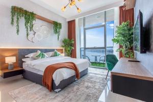 Live here, enjoy waters of Arabian Gulf