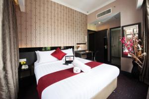 Premier Room with one-time complementary minibar room in Citin Seacare Pudu by Compass Hospitality