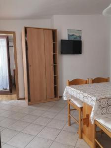 Apartments Galic Omis