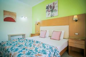 Rose Club Apartments