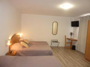 Hotels Hotel A La Renommee : photos des chambres