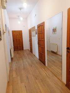 Hostel Tulip - Pokój 1 ze wspólną łazienką i kuchnią