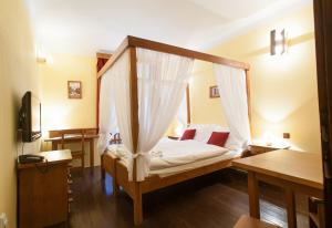 Quadruple Room room in Hotel U Maleho Vitka