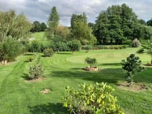 Maisons de vacances La Gasteboisiere with swimming pool and games room : photos des chambres