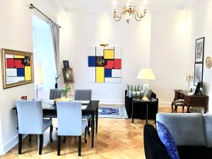 MONDRIAN Luxury Suites & Apartments Market Square I