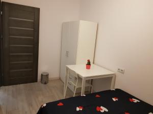 MirrorRoom PL Airport