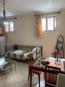 Little Yard Studios & Apartments #4