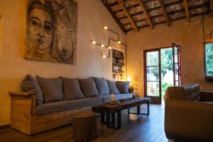 Pura Vida YerbaBuena Suite & Host