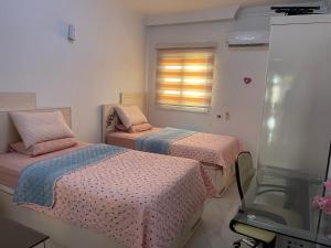 La Royal Elite Five Stars - South Academy D - family only