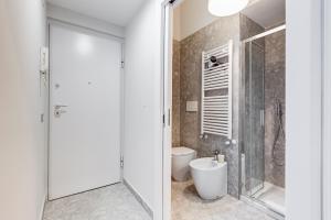 CRYSTAL TREVI FOUNTAIN - romedreamhome