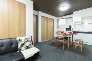 大阪 NAGAHORI HAIRU DOTONBORI CONDO 3つ星 宿泊施設 客室