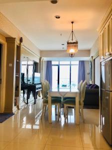 Trillium Apartment - Cozy and Bright Downtown Surabaya by Le Ciel Hospitality