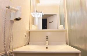 Hotels Azur Hotel : photos des chambres