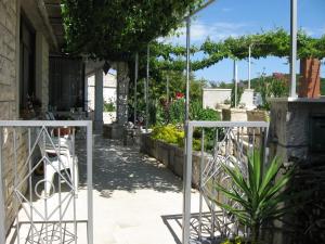 Shell Bay Apartments