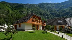 JULIAN VILLAGE LEPENA 