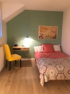 Sejours chez l'habitant Confortable chambre privee Cergy dans le golf - proche RER A : photos des chambres