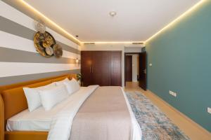 One Bedroom in Burj Views by Radiance Vacation Stays