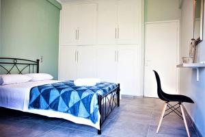 Athens Central 3BD Apartment next to Metro Luxury