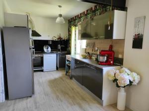 Maisons de vacances Maison de 2 chambres avec jardin amenage et wifi a Marcillac Saint Quentin : photos des chambres