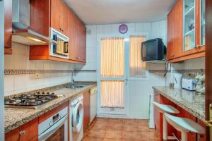 Elegant apartment in Marbella with sea and mountain view.