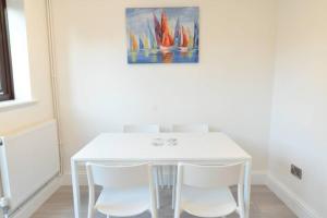 The Osprey - Comfortable 3-Bedroom Stay for Business or Leisure