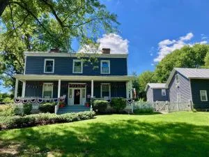 Family Farmhouse Inn - Basye