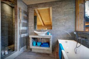 Chalets Chalet Les Brevins - OVO Network : photos des chambres