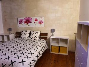 Maisons de vacances MAISON ENTIERE de 115m2 EN HYPER HYPER CENTRE AUX COEUR DES HALLES de TOURS de 2 a 7 PERSONNES : photos des chambres