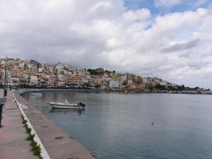 Beautiful and Spacious Room near Cretan Sea