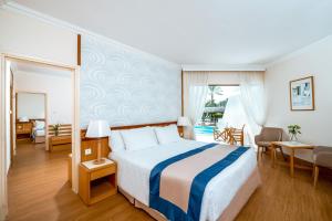 Constantinou Bros Athena Beach Hotel