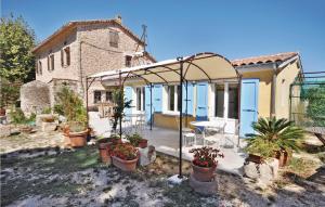 Maisons de vacances Beautiful Home In La Garde With Kitchen : photos des chambres