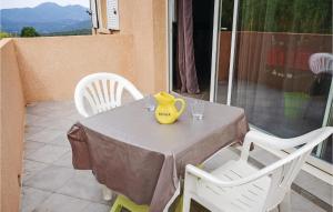 Appartements Beautiful apartment in Petreto-Biccisano with 3 Bedrooms and WiFi : photos des chambres