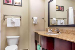 Queen Room with Two Queen Beds room in Comfort Inn Near UNT