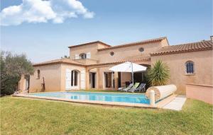 Stunning Home In Balaruc Les Bains With 3 Bedrooms, Wifi And Outdoor Swimming Pool