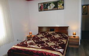 Maisons de vacances 4 Bedroom Amazing Home In Les Angles : photos des chambres