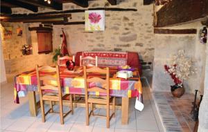 Maisons de vacances Two-Bedroom Holiday Home in St. Bressou : photos des chambres