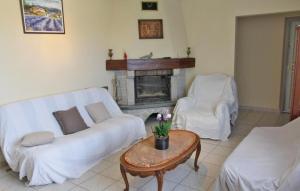 Maisons de vacances Awesome Home In Puy Saint Martin With 3 Bedrooms, Private Swimming Pool And Outdoor Swimming Pool : photos des chambres