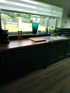 Shore Lodge. 4 bed bungalow only mtrs from the beach. Sleeps 8