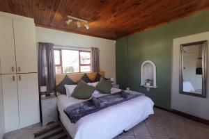 Cozy, peaceful garden cottage