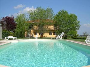 Appartamento con 2 Camere da Letto e Vista Giardino