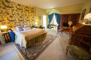 B&B / Chambres d'hotes Chateau de la Flocelliere : Chambre Lit King-Size