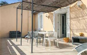 Maisons de vacances 3 Bedroom Lovely Home In Olonzac : photos des chambres