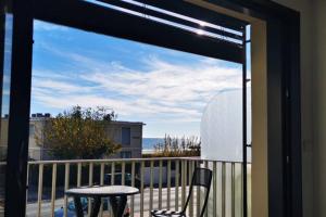 Le Maurice - Air conditioning parking and seaside!