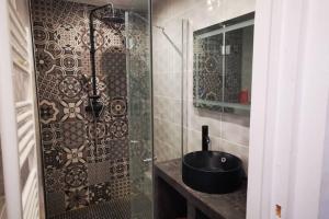 Le Maurice - Air conditioning parking and seaside!