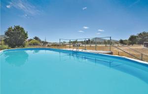 Maisons de vacances Stunning home in La Garde with 2 Bedrooms, Internet and Outdoor swimming pool : photos des chambres