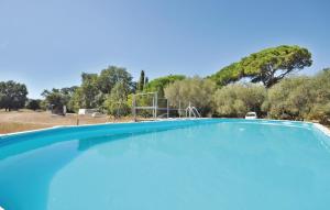 Maisons de vacances Stunning home in La Garde with 2 Bedrooms, Internet and Outdoor swimming pool : photos des chambres